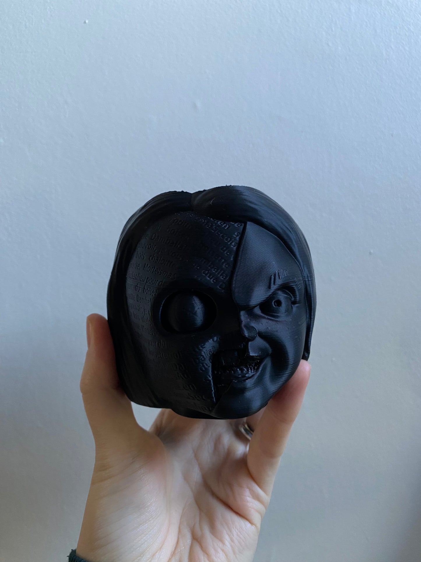 SECONDS #6033 - SMALL BLACK DAMBALLA DESK PLANTER - LINED TEXTURE