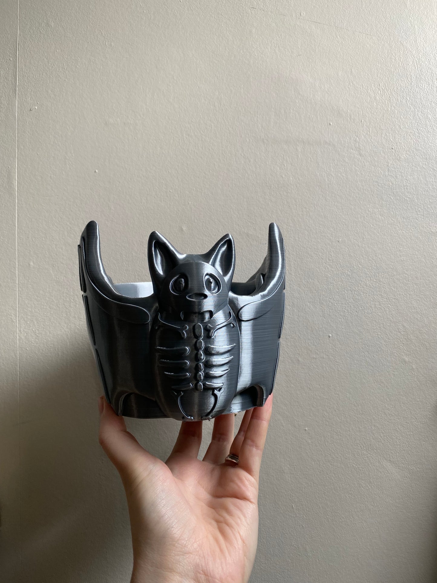 SECONDS #6307 - SKELLY BAT PLANTER SILVER - LINED/PITTED TEXTURE