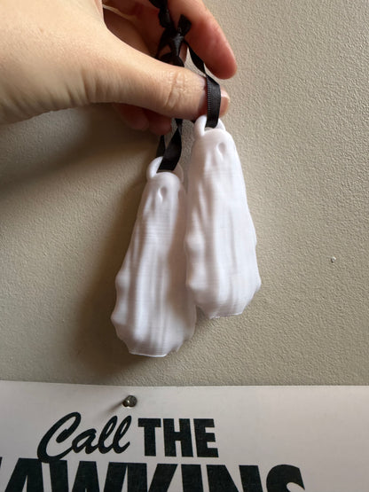 SECONDS #866 - WHITE SPIRIT GHOST BAUBLE - LINED TEXTURE AND MARKS