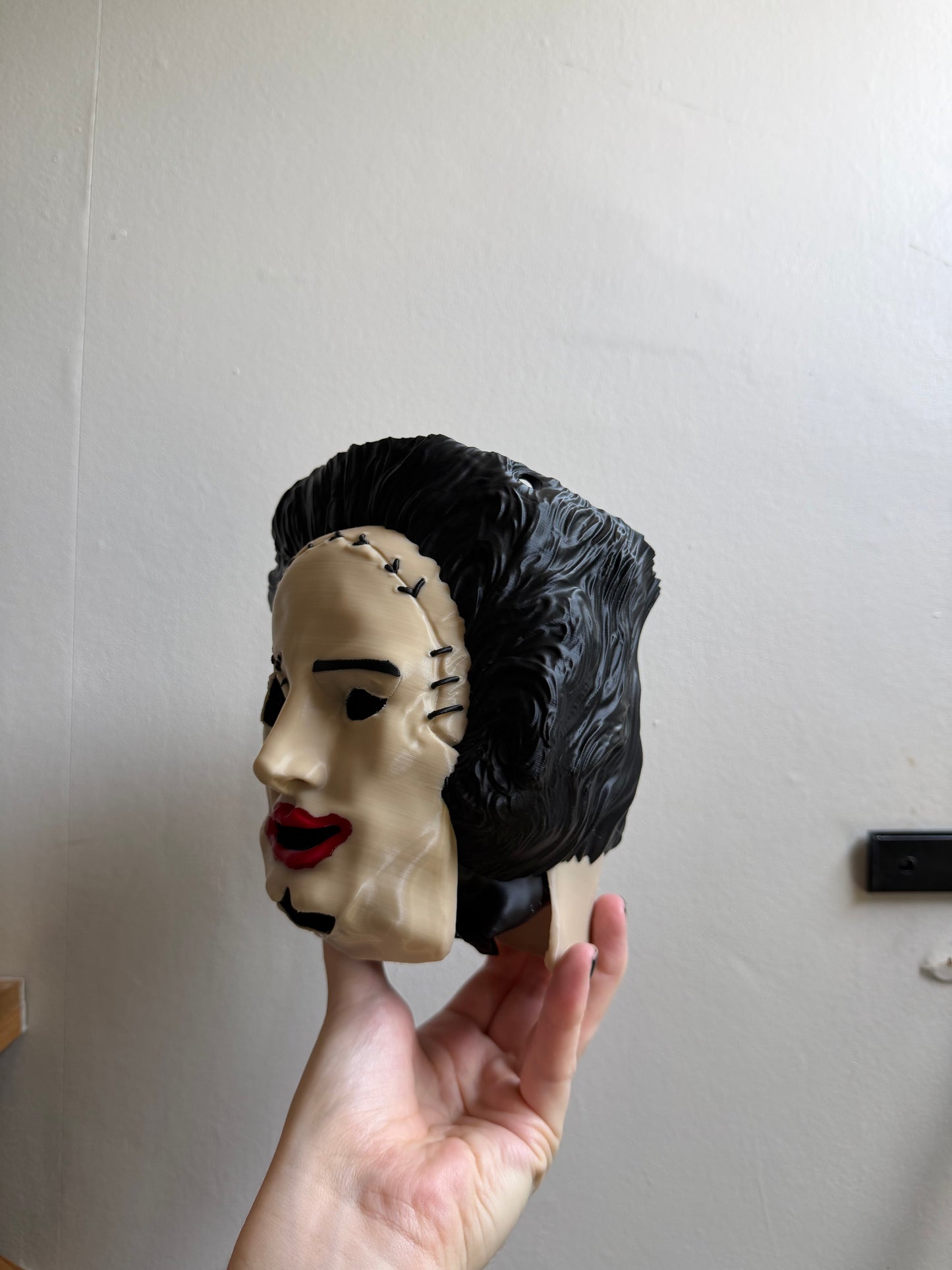SECONDS #21/22 - Pretty Woman Hanging Planter