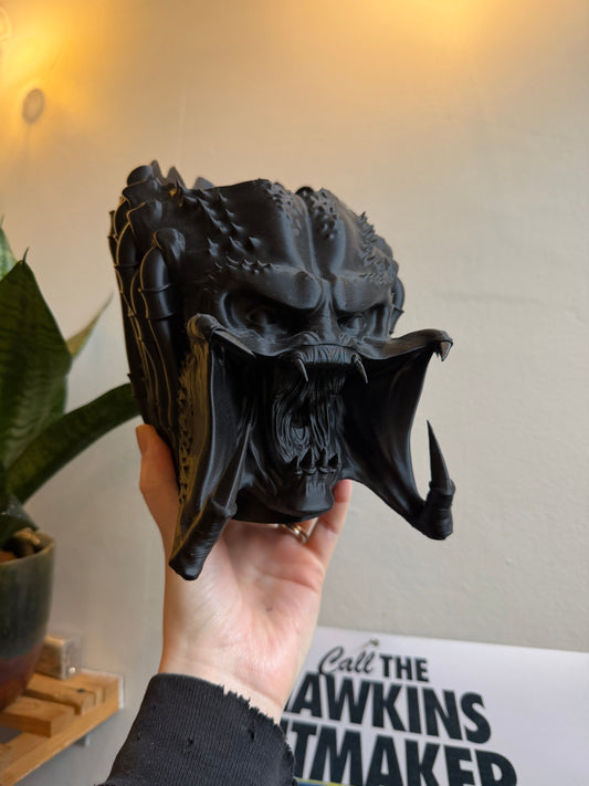 SECONDS #23 - BLACK YAUTJA DESK PLANTER - LINED TEXTURE & SMALL MARKS