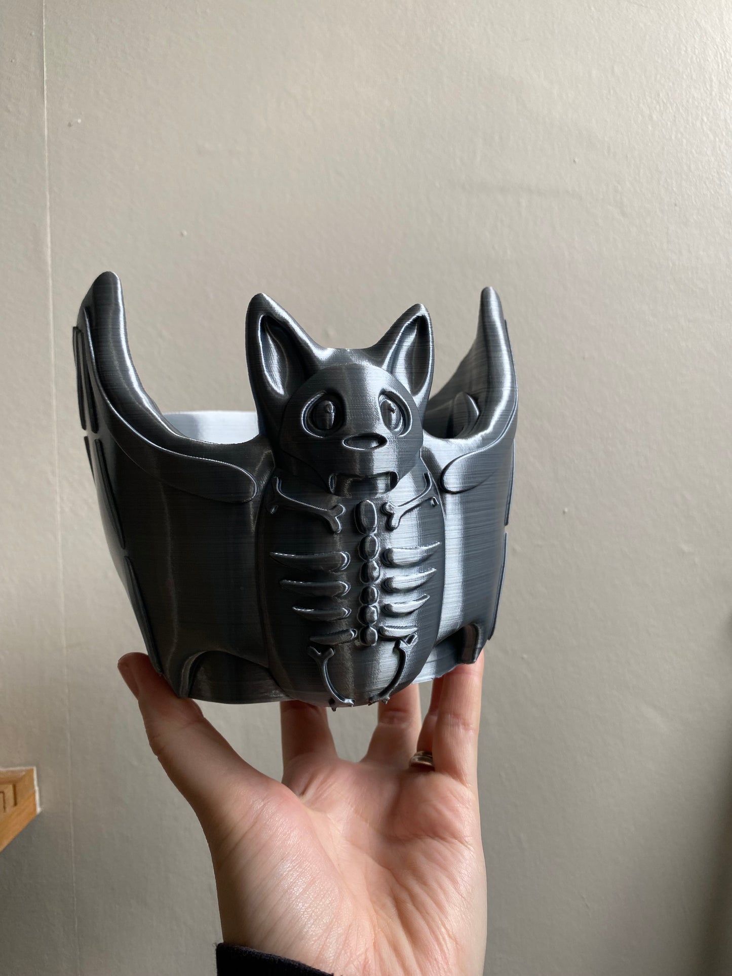 SECONDS #6307 - SKELLY BAT PLANTER SILVER - LINED/PITTED TEXTURE