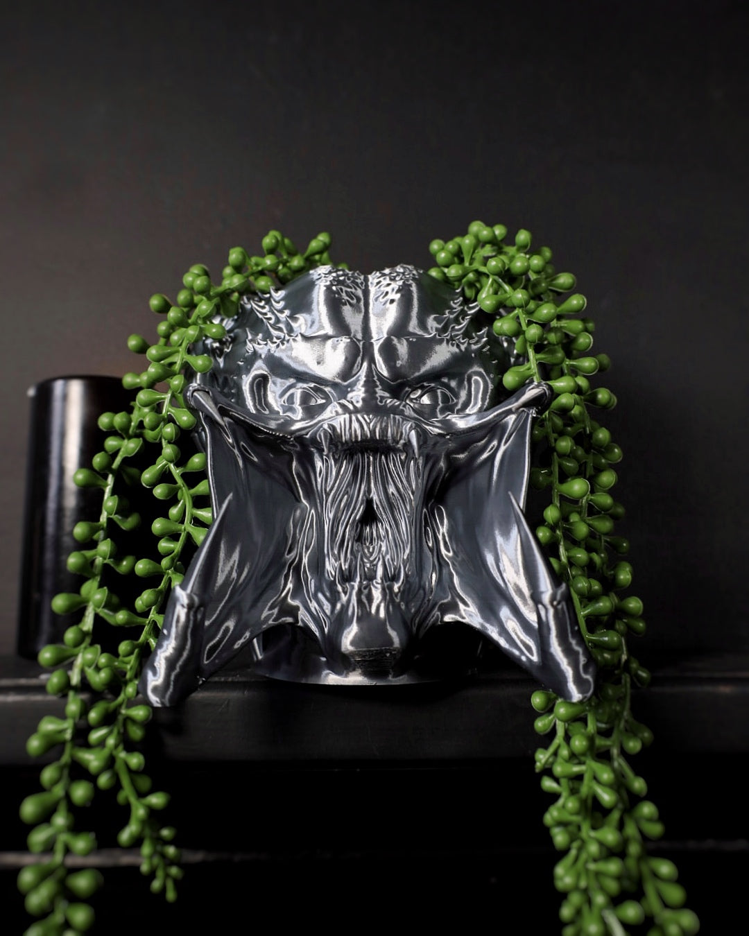 Yautja Desk Planter