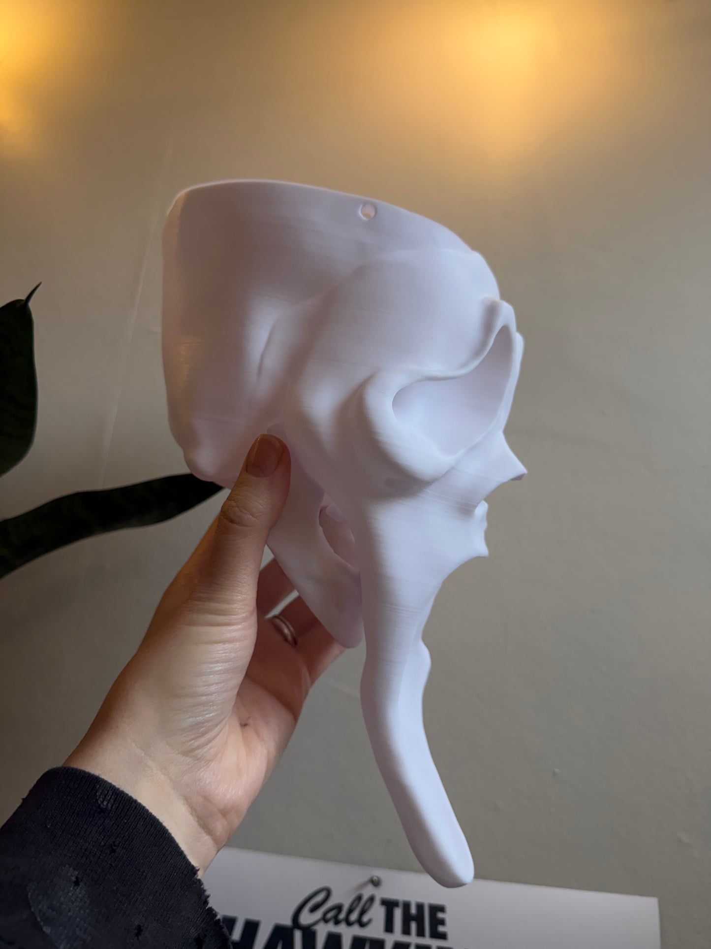 SECONDS #15 - MASSACRE HANGING PLANTER WHITE - LINED TEXTURE