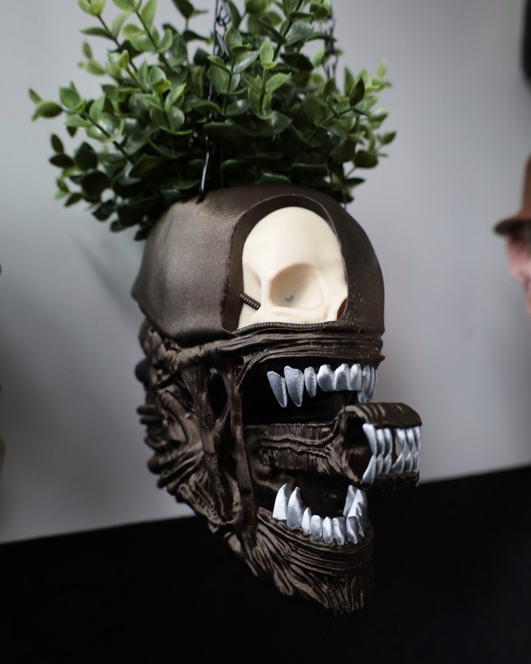 Alien Xenomorph head plant holder. Horror home decor