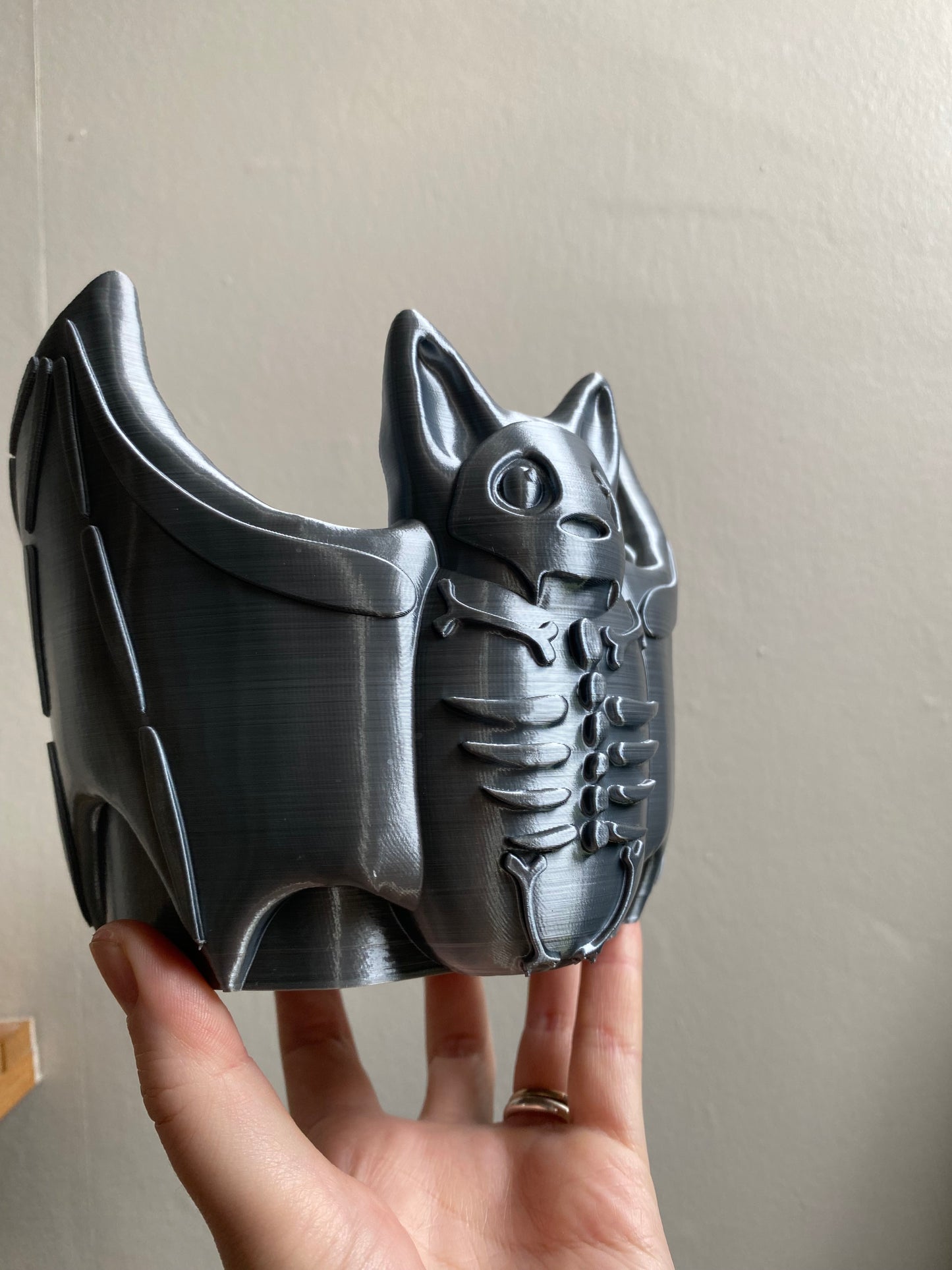SECONDS #6307 - SKELLY BAT PLANTER SILVER - LINED/PITTED TEXTURE