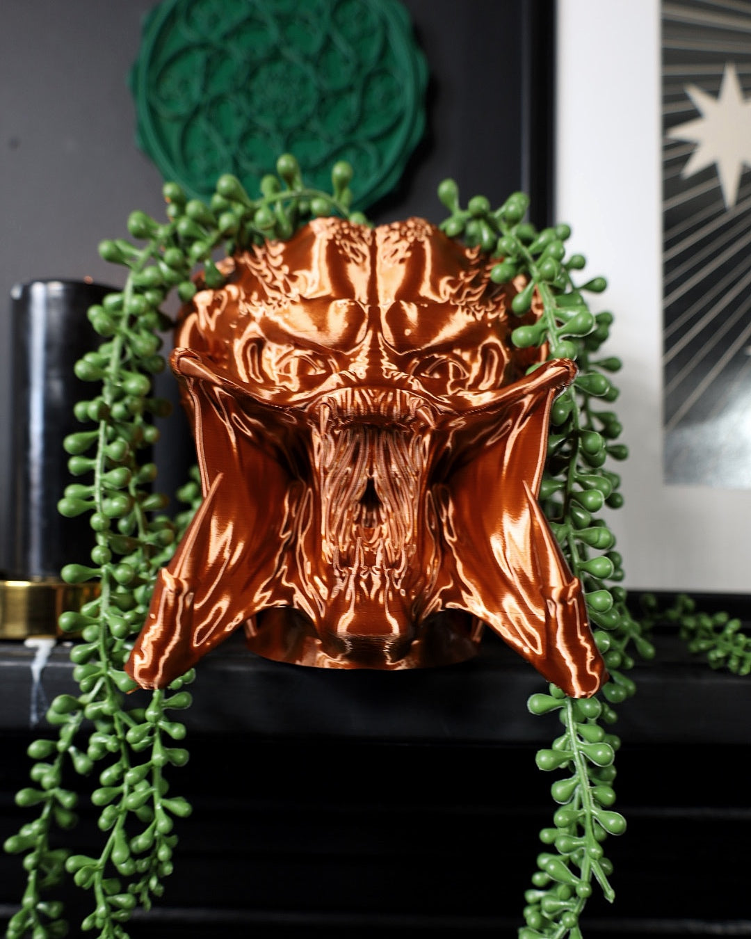 Yautja Desk Planter