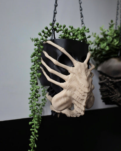 Facehugger Hanging Plant Pot inspired by the horror movie franchise aliens