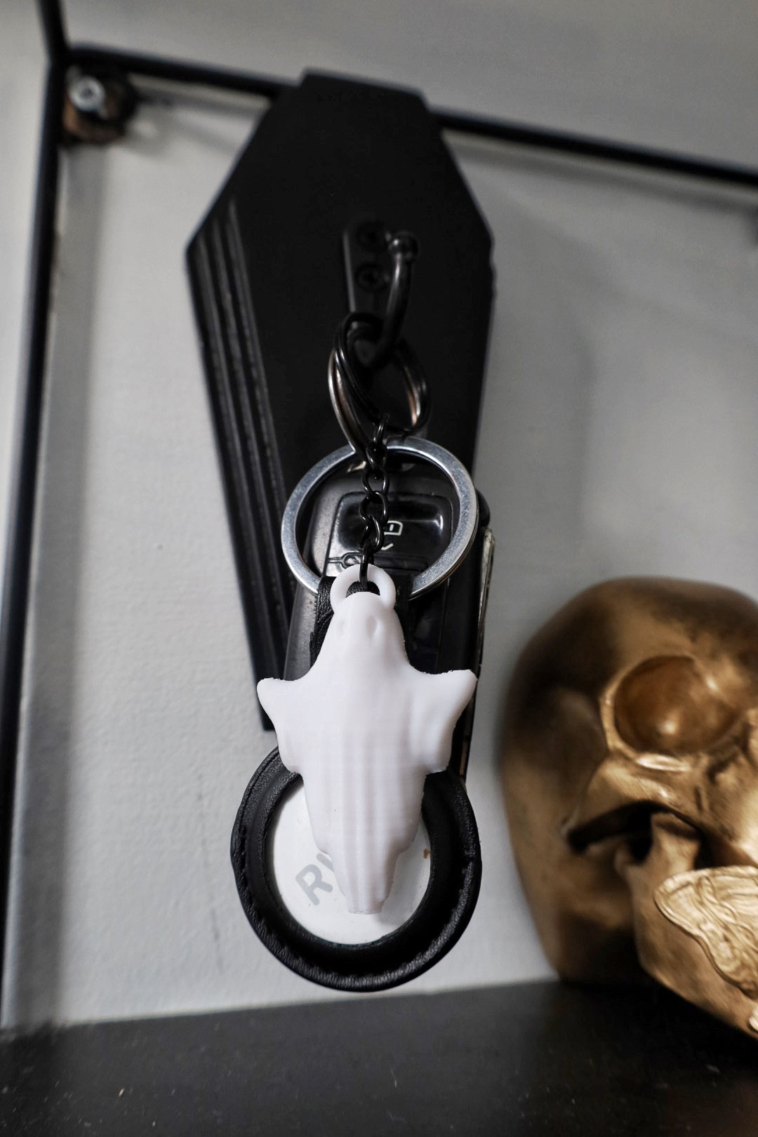 3d printed gothic ghost keyring 