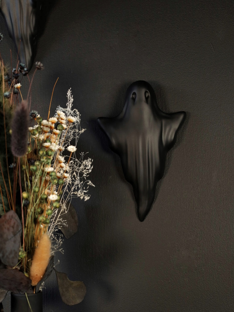 Black ghost gothic wall decoration 